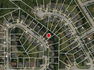 975 Oakwood Chase Cir, Stone Mountain, GA 30083