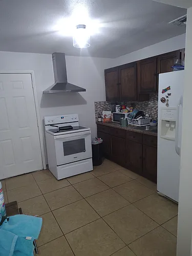 3301 W Holly St Photo 1