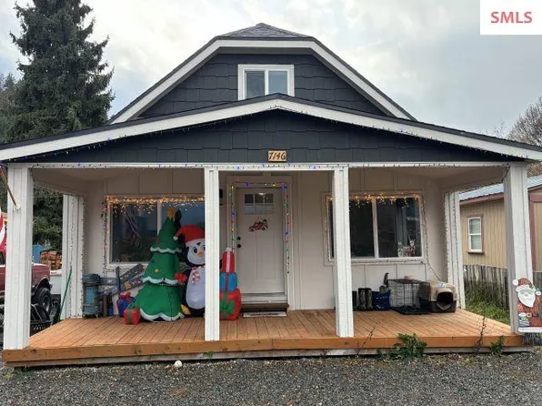 7146 Cedar St, Bonners Ferry, ID 83805