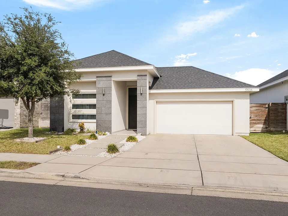 5816 E Pelican Ave