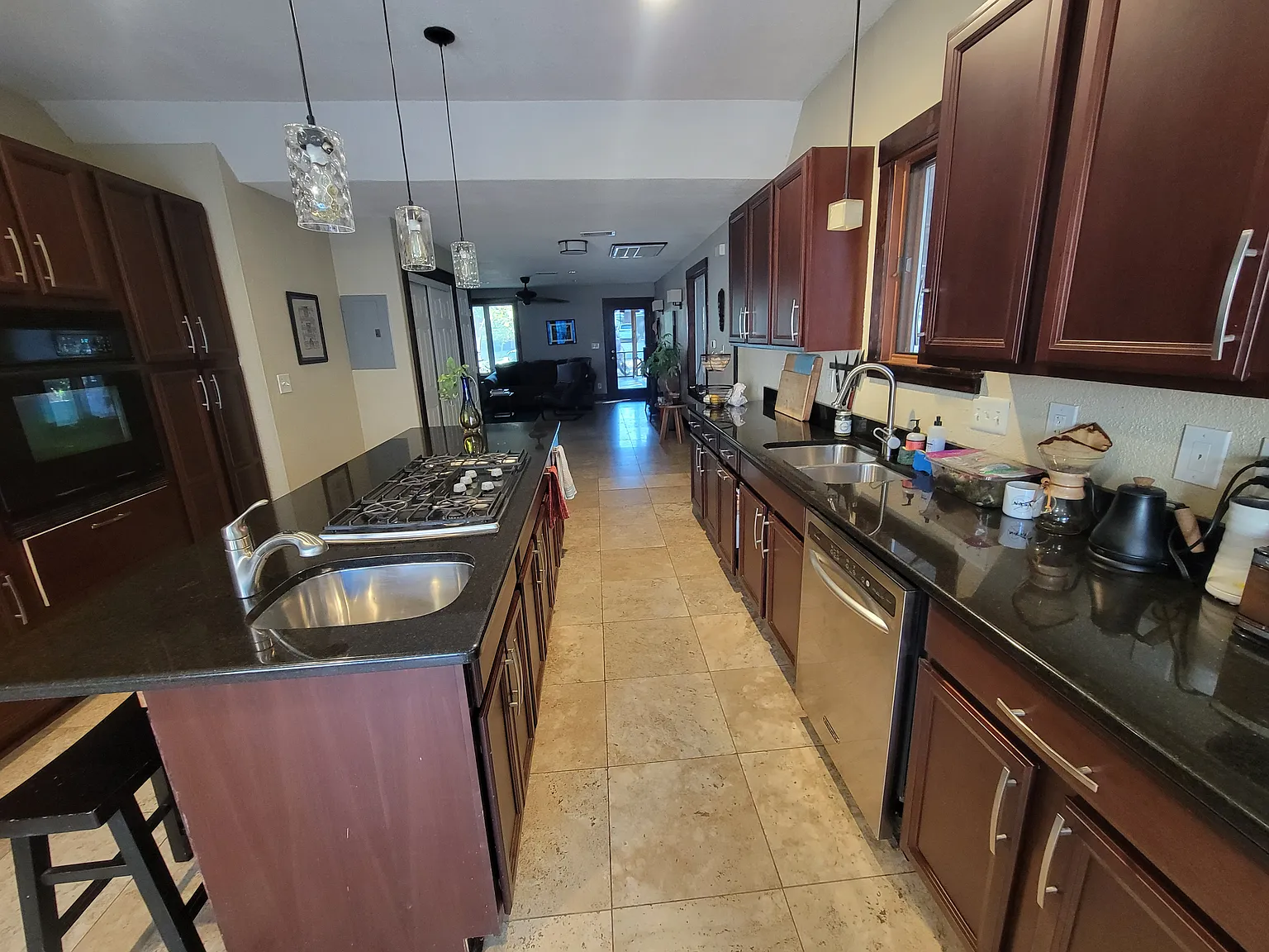 3 bed, 1450 sqft, $3,200 — Photo 1