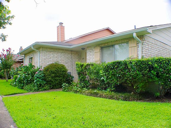3rd image of 6501 S Briar Bayou Dr