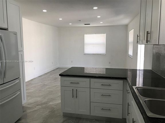 4th image of 3431 NW 32nd Ave