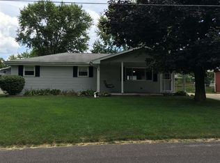 407 S Summit Dr, Washington, IL 61571