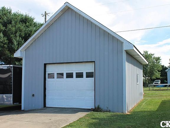 4th image of 428 Redwood Dr