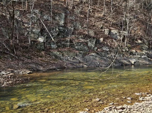 4718 Low Line Rd, Great Cacapon, WV 25422