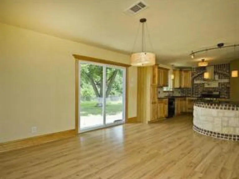 5333 Westminster Dr — Photo 8