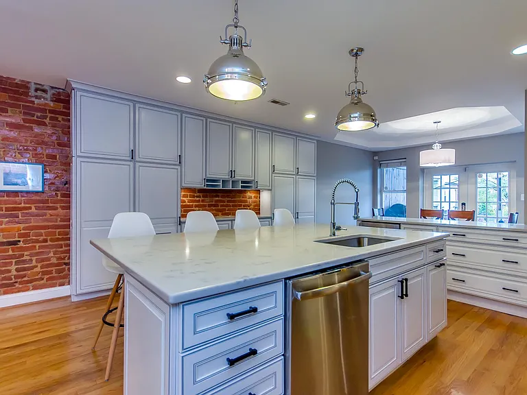510 E St NE #A — Photo 13