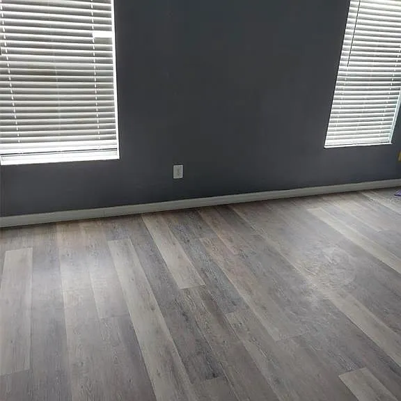 113 Harwood Cir — Photo 2