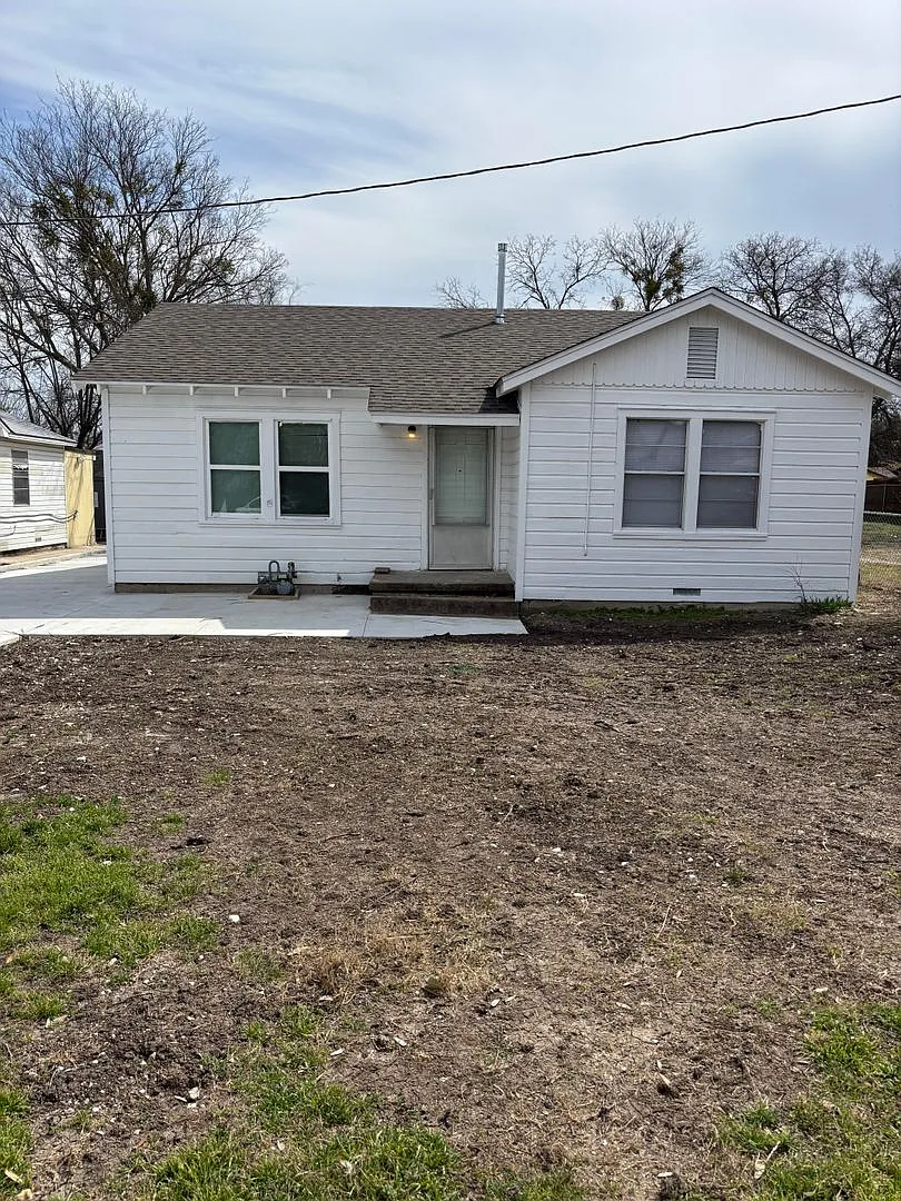 4302 Memorial Dr — Photo 1