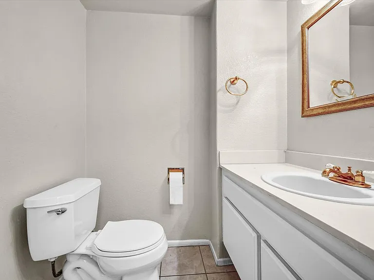 5598 E Vista Del Rio — Photo 3