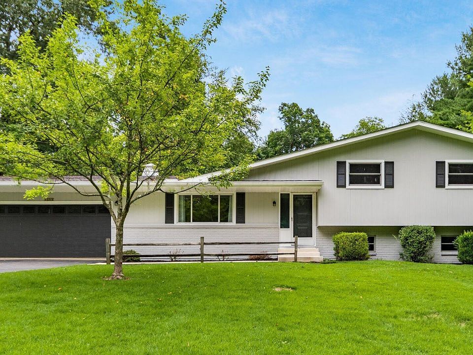 1st image of 399 Pleasantview Dr