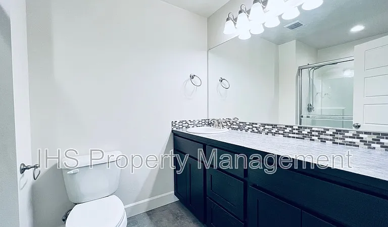 9801 Silverbright Dr — Photo 31