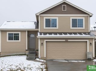 19463 Gail Ave, Omaha, NE 68135