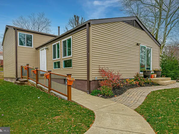 9068 Gold Amber Garth, Columbia, MD 21045