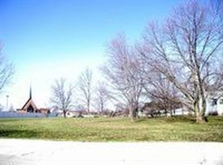 703 Crestview Dr, O'Fallon, MO 63366