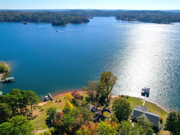 196 Knox Landing Dr, Seneca, SC 29672