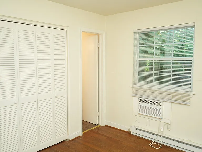 1204 Carlton Ave — Photo 13