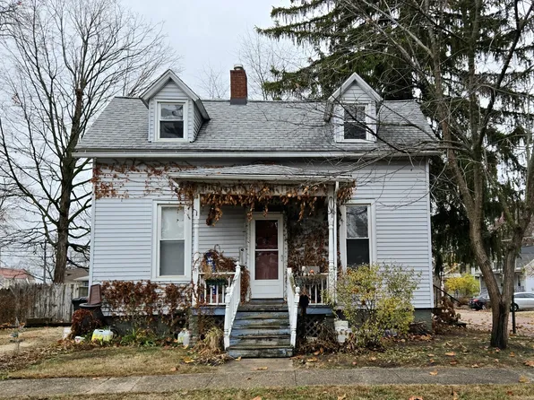 108 E Oregon St, Urbana, IL 61801