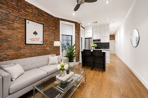 37 King St #3C Photo 1