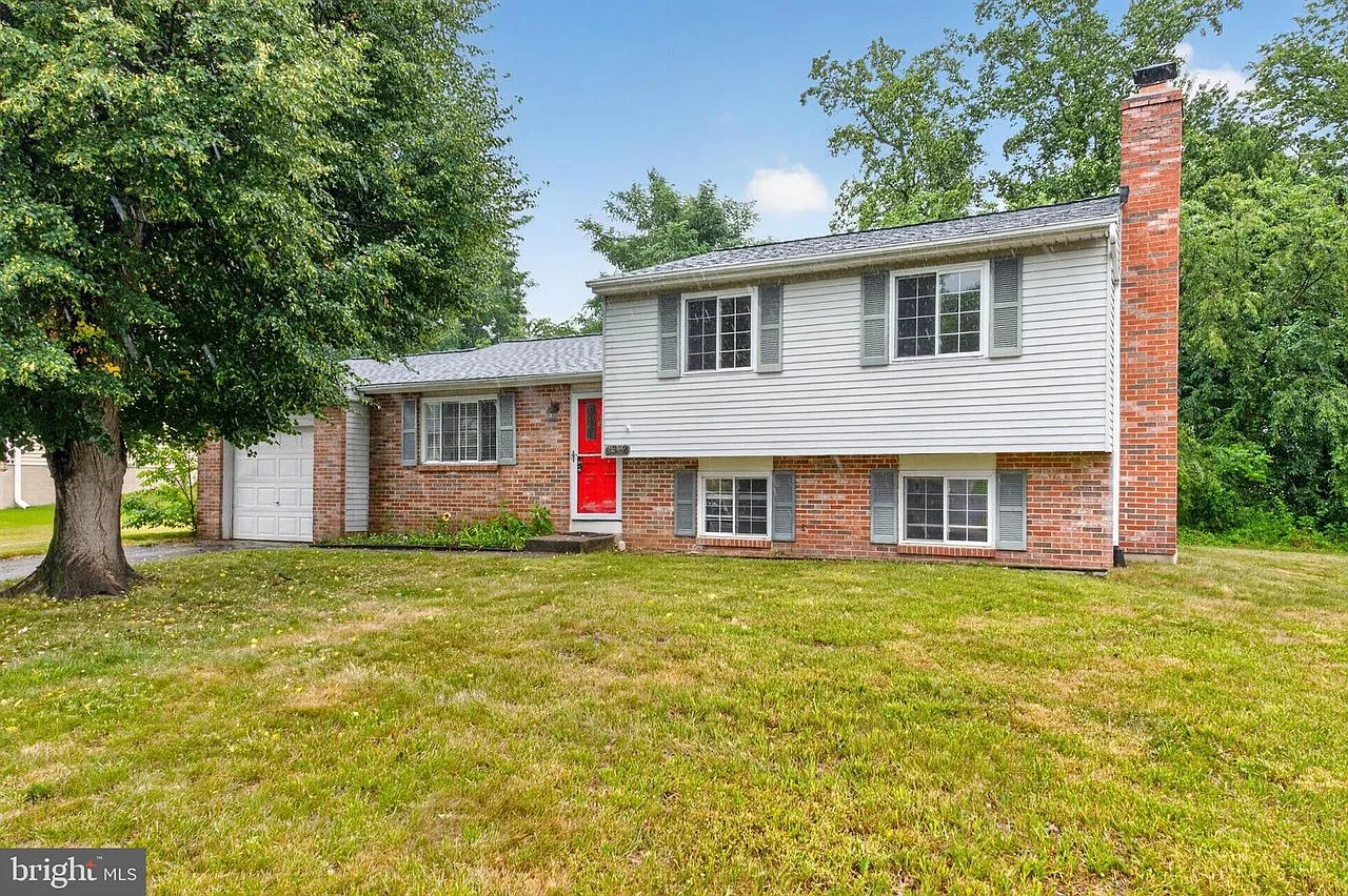 3 bed, 2.5 bath, 1229 sqft, $3,250 — Photo 2