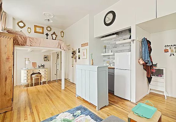 3rd image of 234 E 35th St APT 9-F