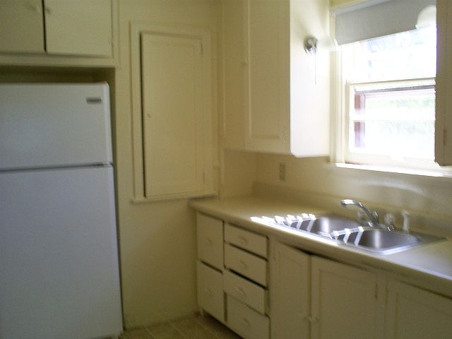 2nd image of 603 Harney St