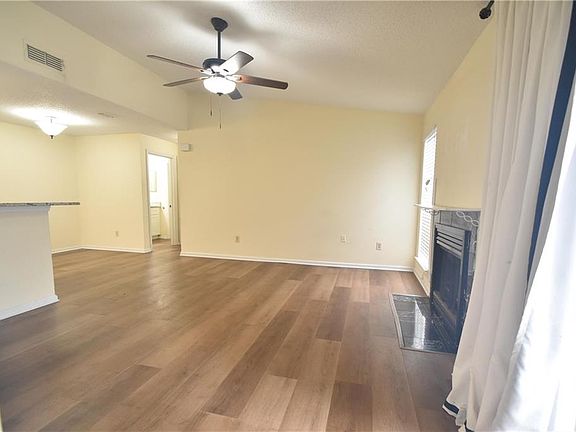 3rd image of 310 Granville Ct Unit 310