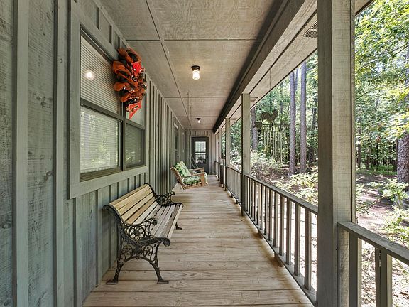 5th image of 775 Spring Valley Rd