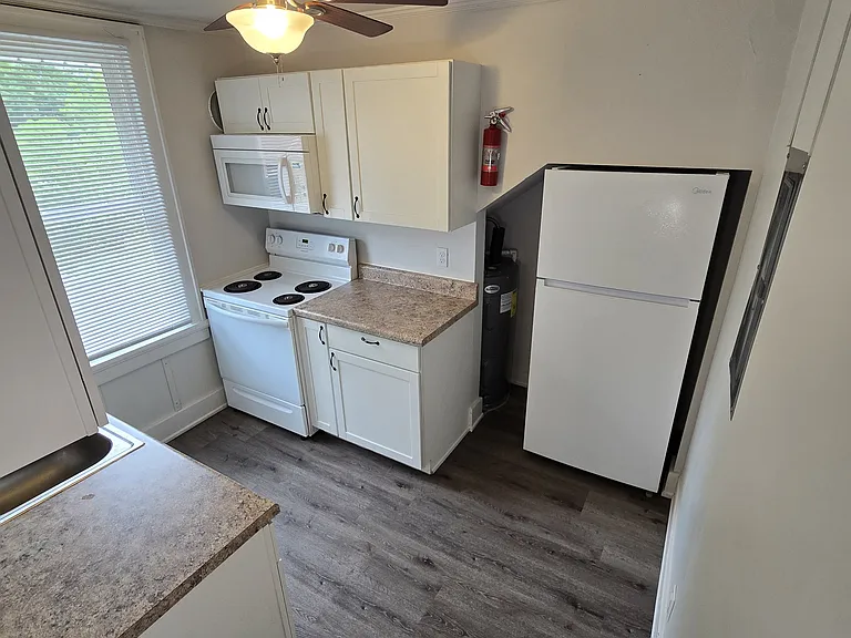 426 N Jameson Ave #1/2 — Photo 1
