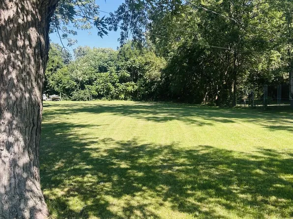 261 S West St, Coloma, MI 49038