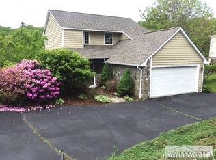 180 Crestmoor Dr, Boone, NC 28607