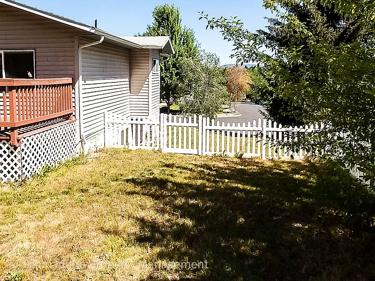643 Northwood Dr — Photo 6