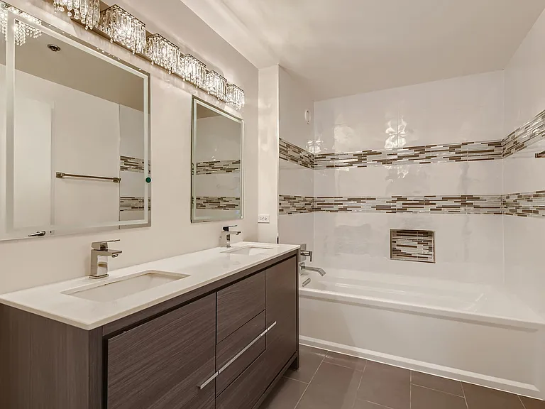 330 W Grand Ave #1202 — Photo 13