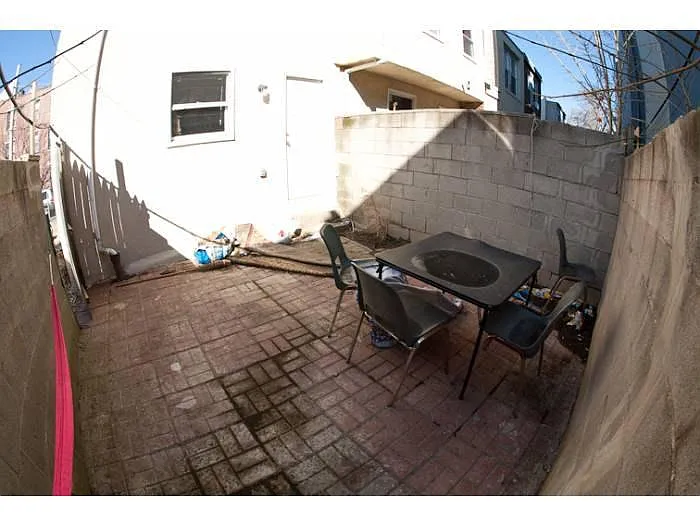 REAR YARD - 733 S Smedley St