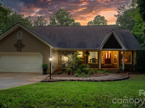 4093 Fairview Dr, Maiden, NC 28650