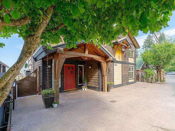 5th image of 1781 Cowichan Bay Rd
