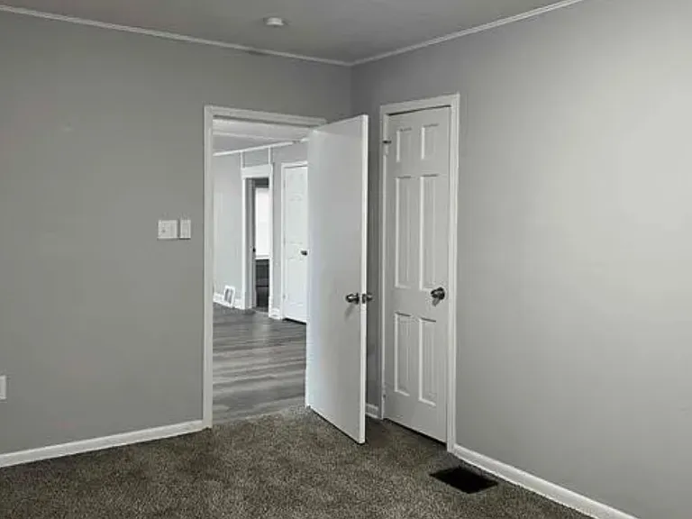 3004 E 72nd St — Photo 5