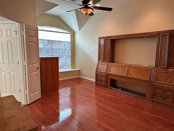 5th image of 2003 Westbury Ln