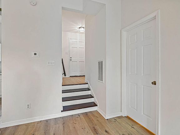 5th image of 6102 Highcastle Ct
