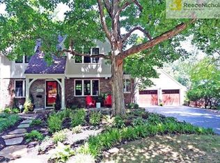 2204 W 49th Ter, Westwood Hills, KS 66205