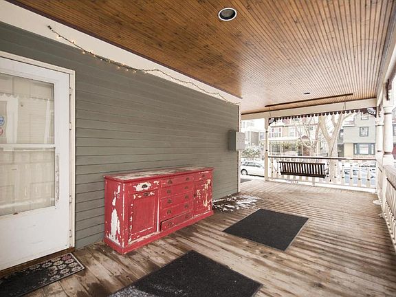 4th image of 410 Laurel Ave