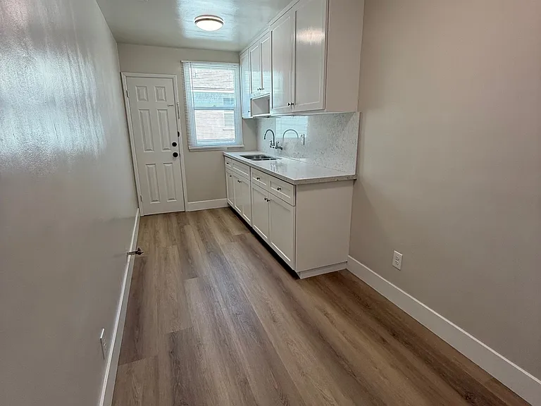 4504 N Banner Dr #4 — Photo 3