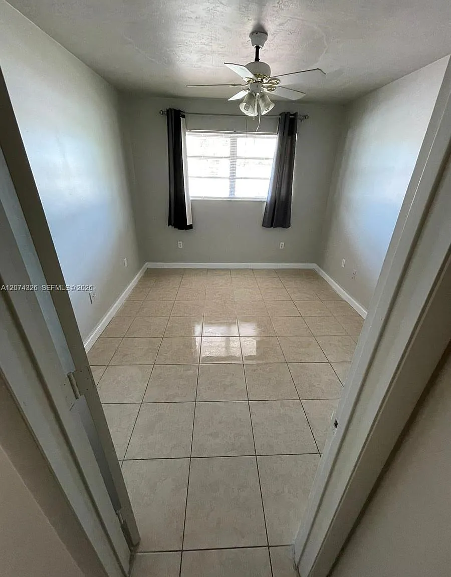 Sunrise Villas Condominiu — Photo 3