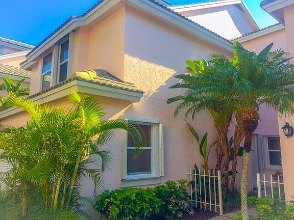 2nd image of 2707 Fairway Dr N