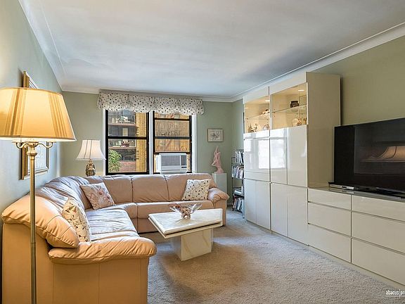2nd image of 3060 Ocean Ave APT 2L