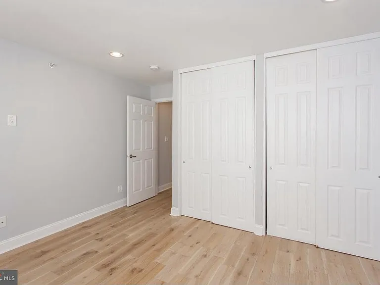 1322 S Bancroft St — Photo 10