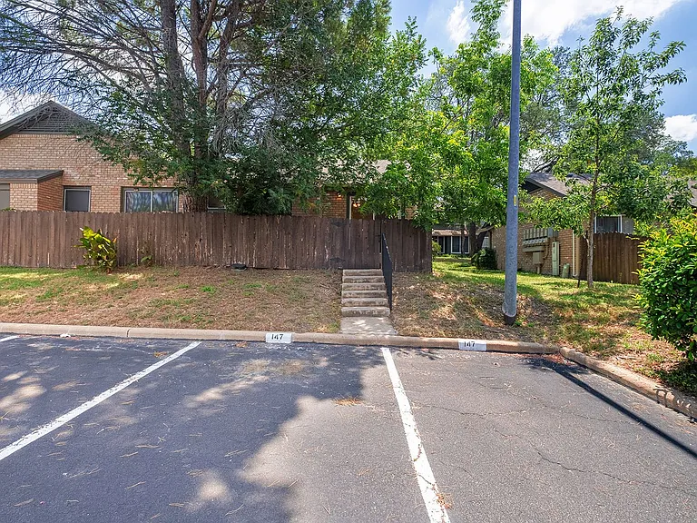 1015 E Yager Ln #147 — Photo 19