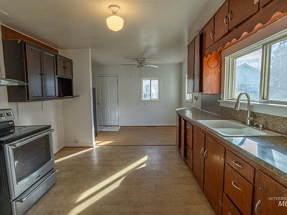 5th image of 2012 8th Ave