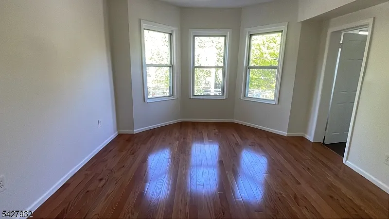 3 bed, 1.0 bath, $2,200 — Photo 2